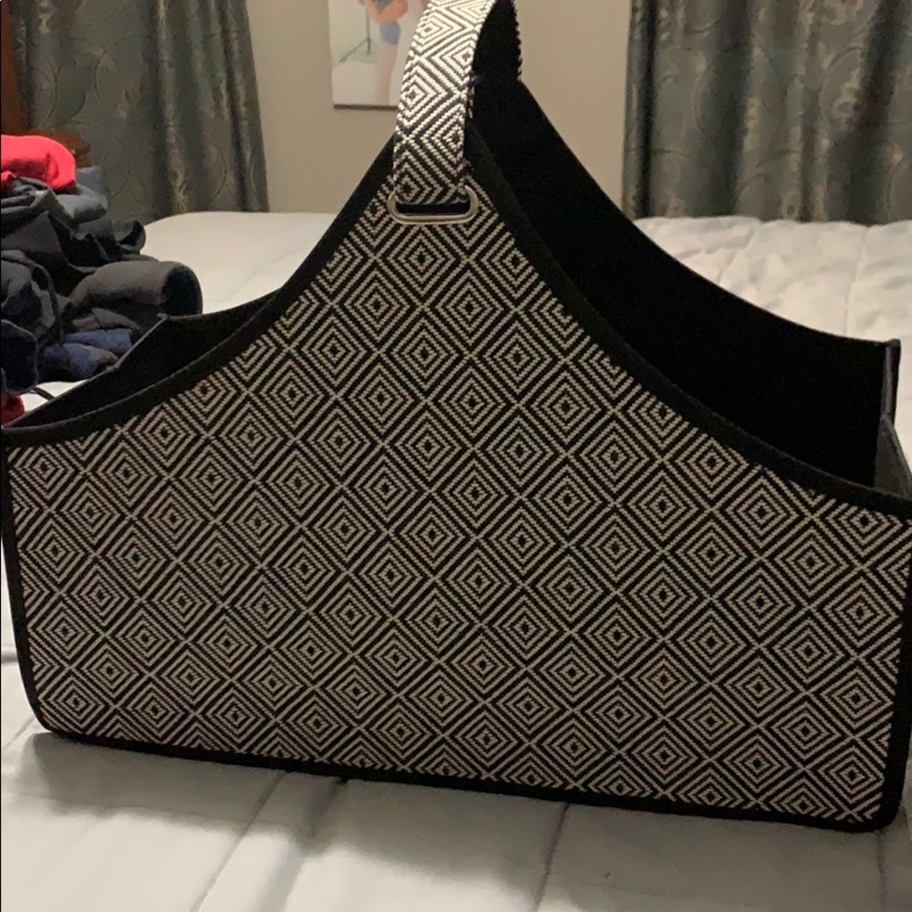 Thirty One Catch All Bin NWT smoke free home